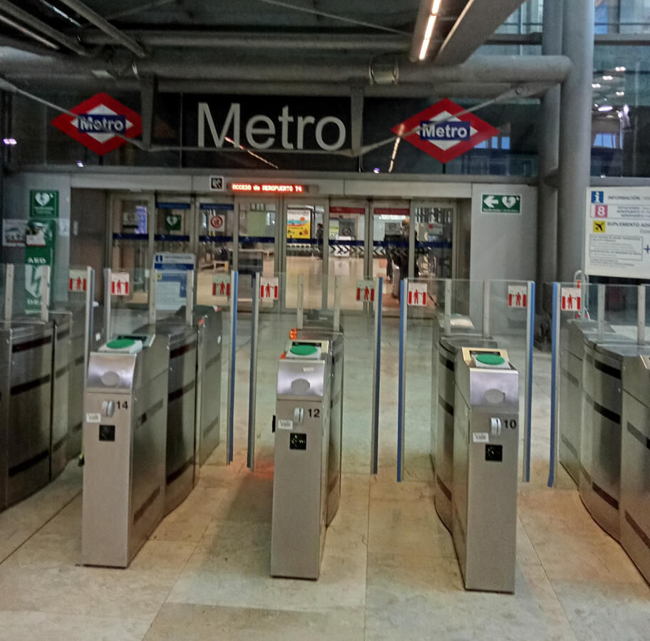 vestivul t4 mupi vestíbul T4 aeroport Madrid